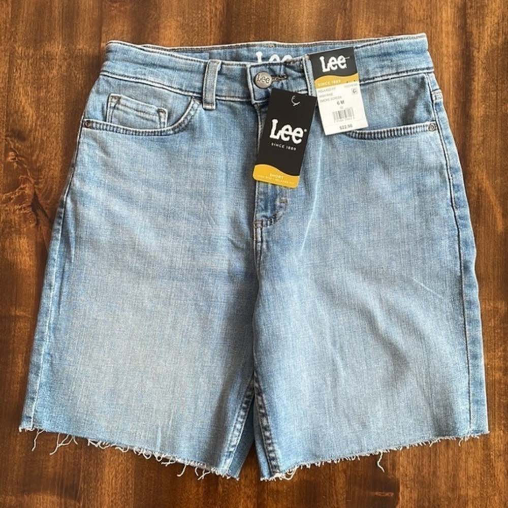 Women’s Lee Relaxed Fit High Rise 5 Pocket 11” Inseam Jean Shorts -Various Sizes